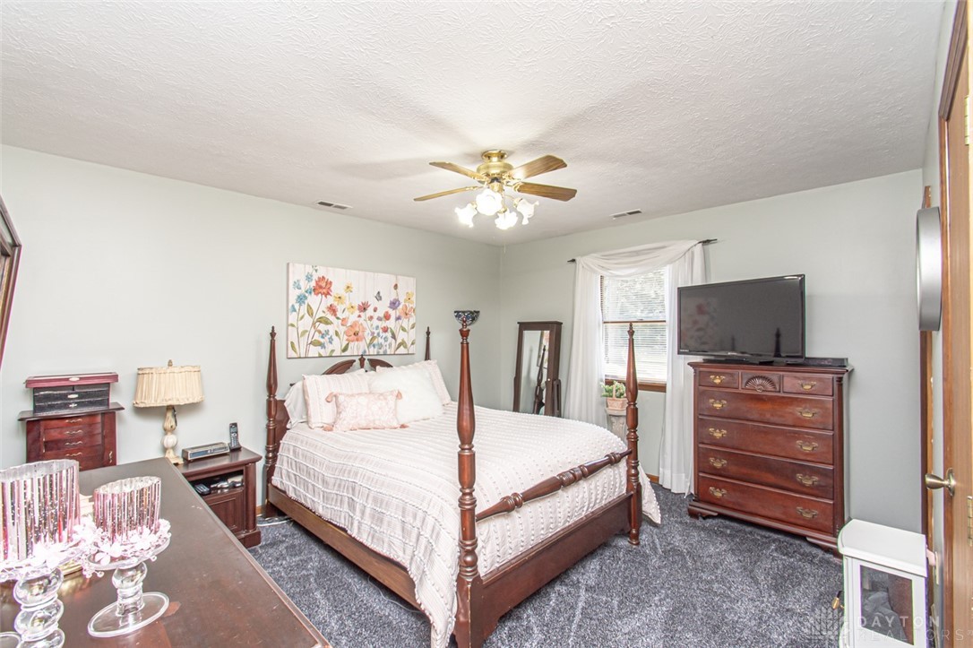 619 Lakengren Drive, Eaton, Ohio image 23