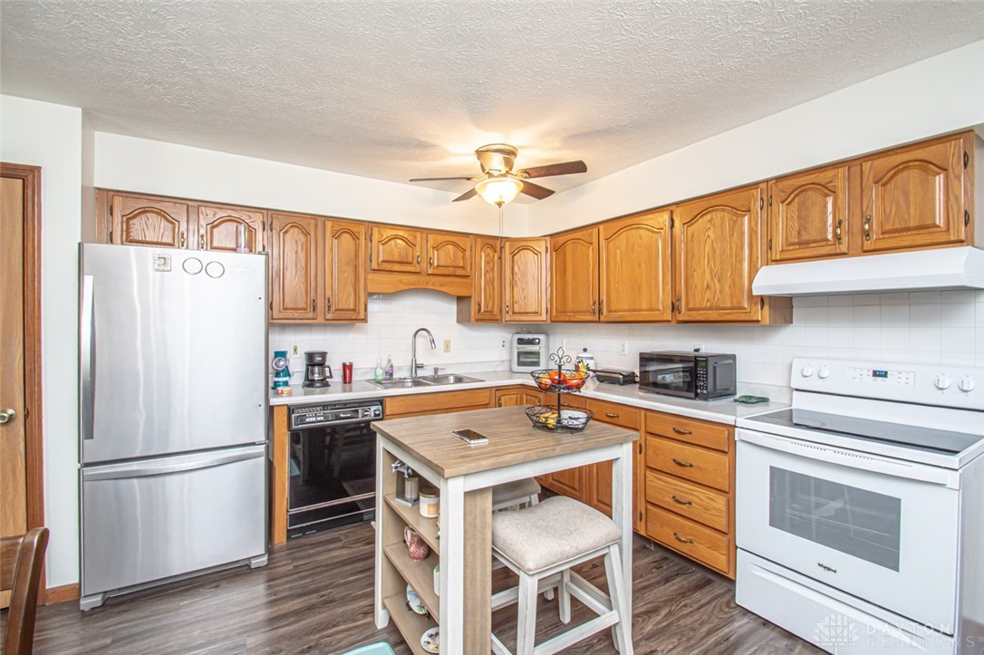 619 Lakengren Drive, Eaton, Ohio image 13