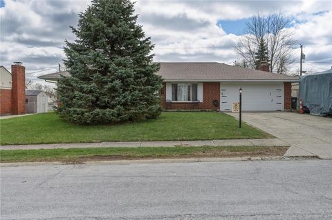 Homes For Sale - 462 Faculty Drive<br/> Fairborn, OH 45324