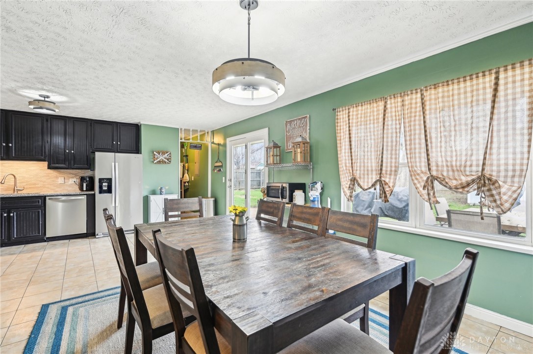 1583 Roxbury Drive, Xenia, Ohio image 11
