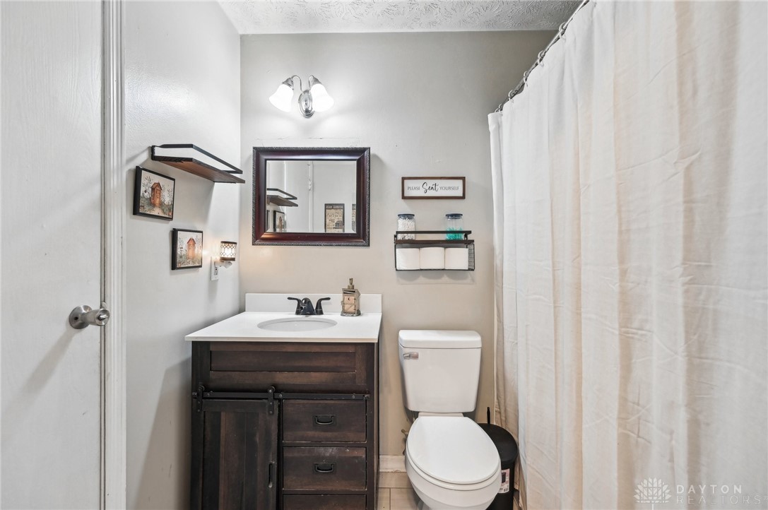 1583 Roxbury Drive, Xenia, Ohio image 16