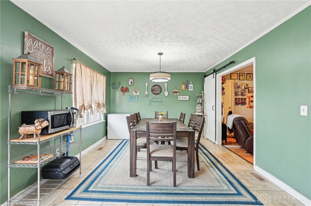 1583 Roxbury Drive, Xenia, Ohio image 9