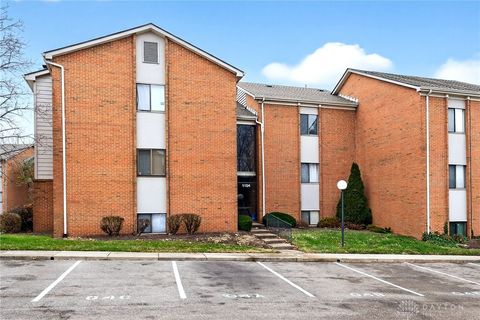 Photo of 1104 Arrowhead Crossing #A, Dayton, OH 45449 (MLS # 950288)