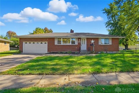 Photo of 2286 Yorkshire Place, Dayton, OH 45419 (MLS # 945387)