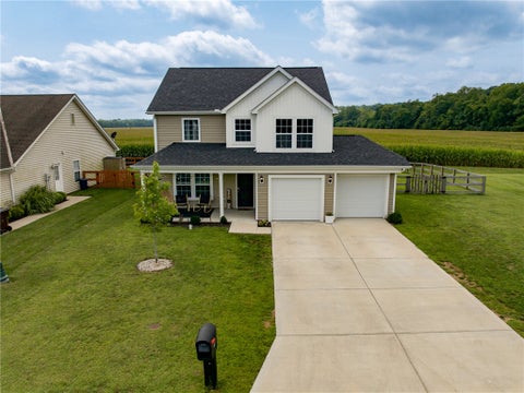 Homes For Sale - 127 Pebble Stone Lane<br/> Clarksville, OH 45113