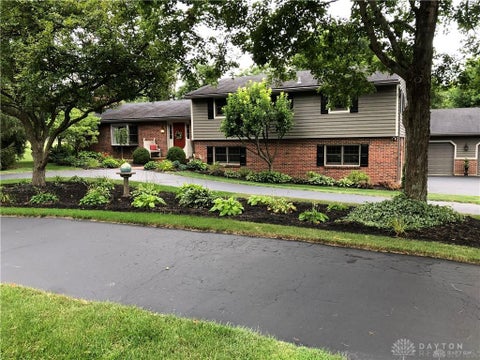 Photo of 1916 Little York Road, Butler Twp, OH 45414 (MLS # 960120)