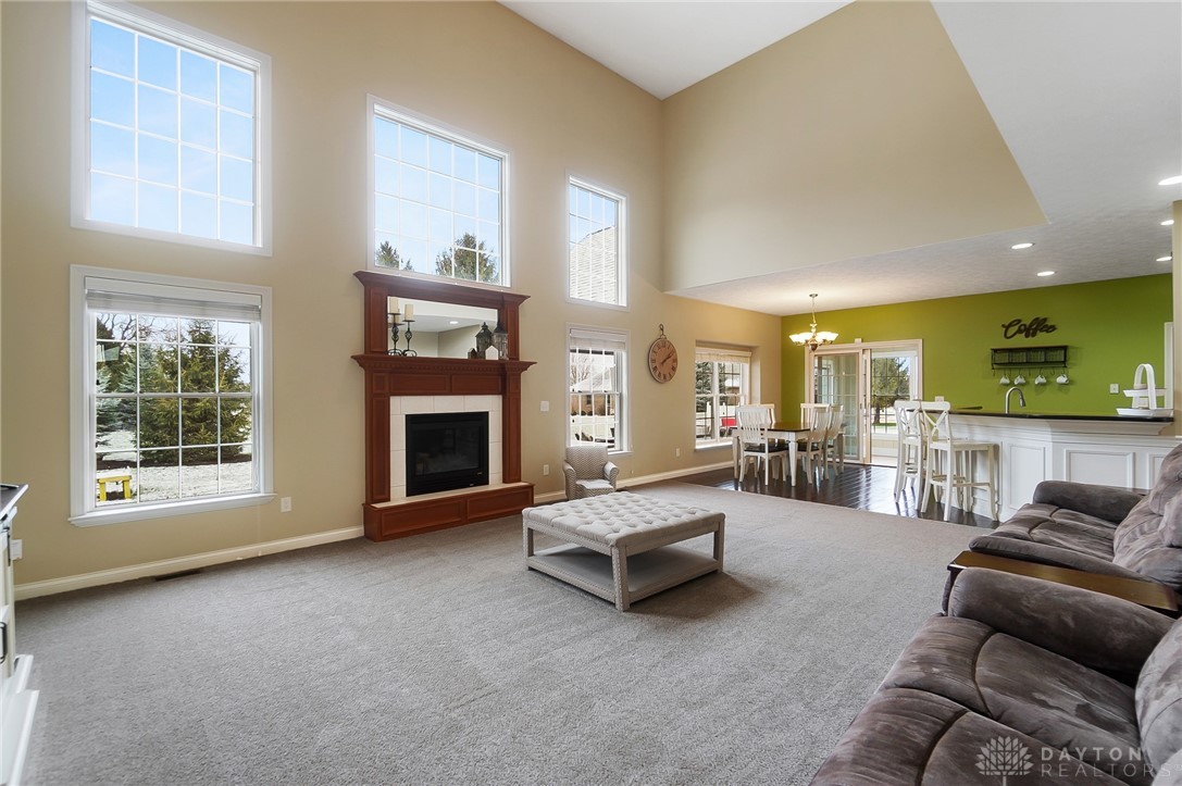 2645 Meadowpoint Drive, Troy, Ohio image 4