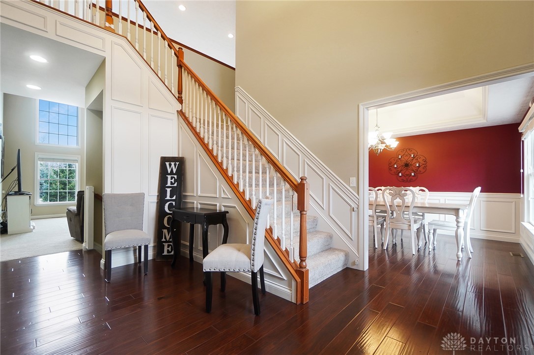 2645 Meadowpoint Drive, Troy, Ohio image 3