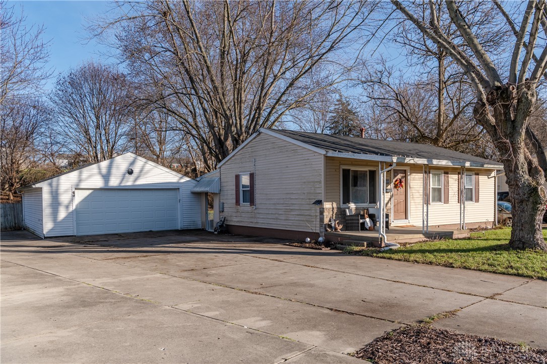 1444 Ironwood Drive, Fairborn, Ohio image 4