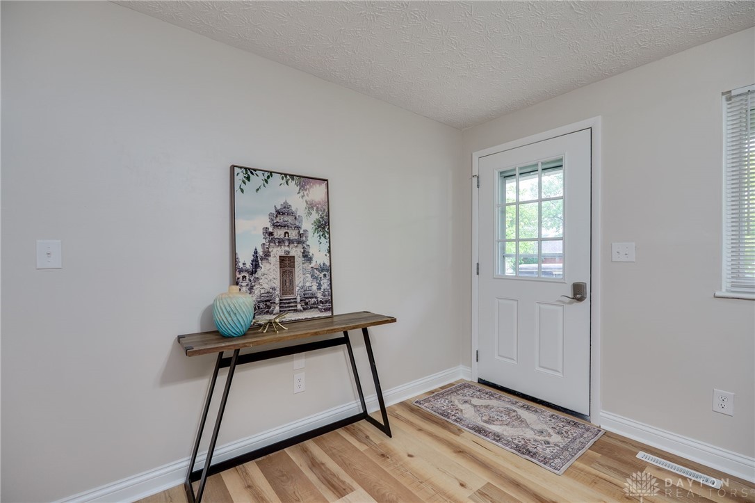5692 Traymore Drive, Dayton, Ohio image 9