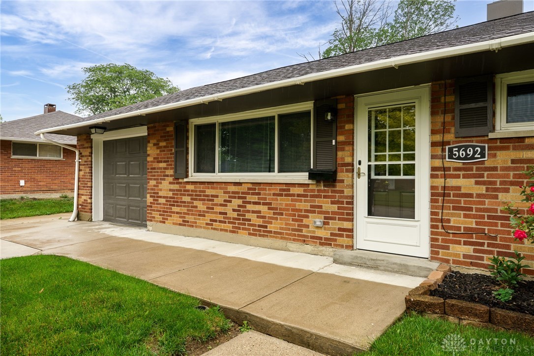 5692 Traymore Drive, Dayton, Ohio image 7