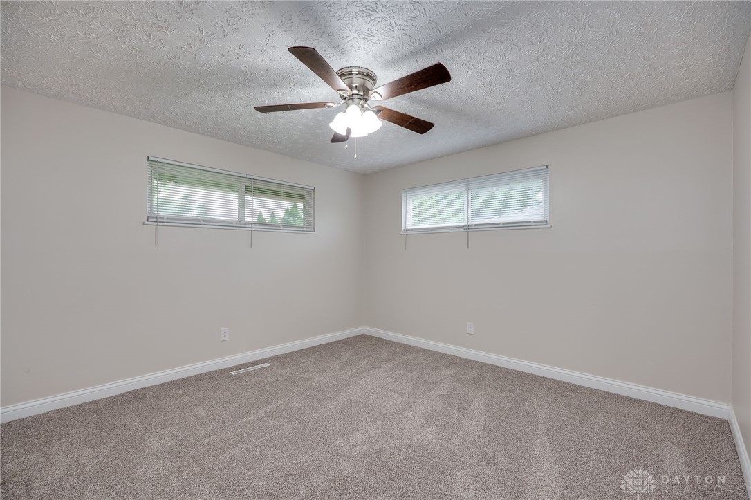 5692 Traymore Drive, Dayton, Ohio image 29