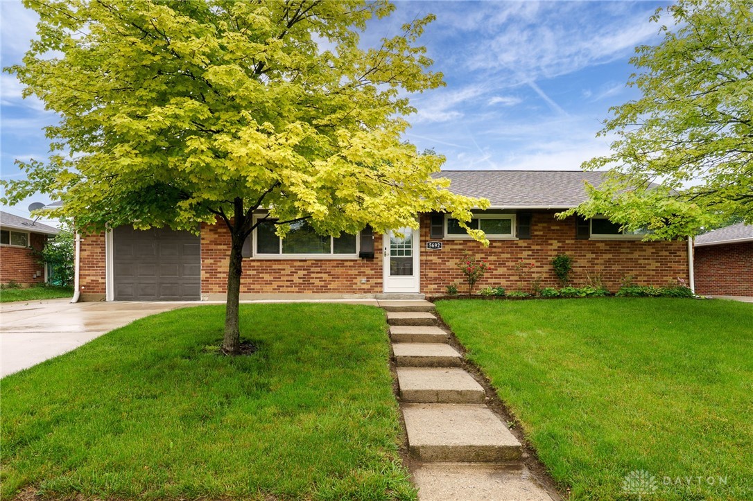 5692 Traymore Drive, Dayton, Ohio image 2