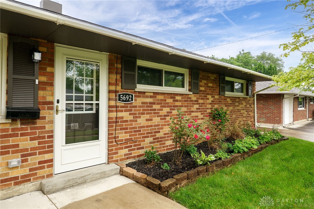 5692 Traymore Drive, Dayton, Ohio image 8