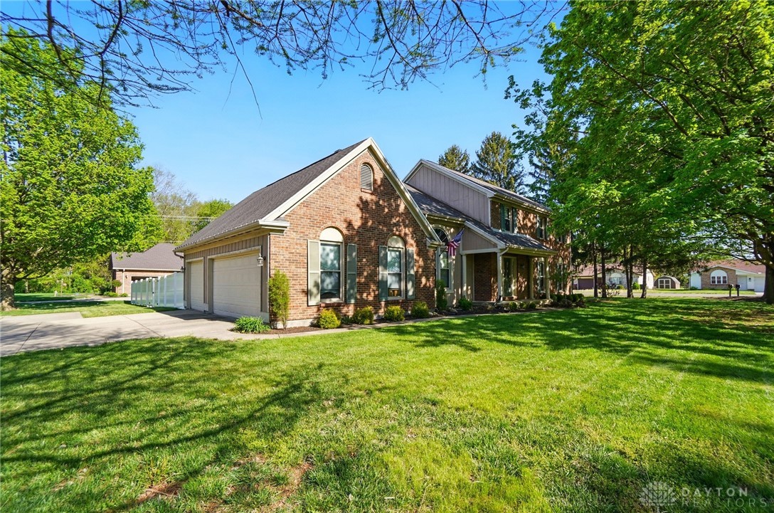 2995 Merrimont Drive, Troy, Ohio image 2