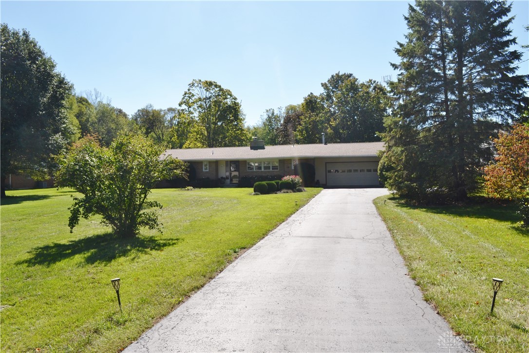 7533 Wrenview Drive, Springfield, Ohio image 2