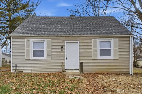 Photo of 4412 Eichelberger Avenue, Dayton, OH 45406 (MLS # 949418)