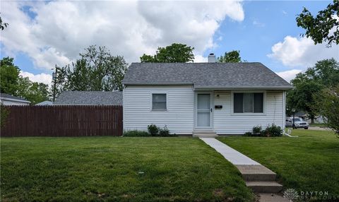 Photo of 102 Allen Place, West Carrollton, OH 45449 (MLS # 957588)