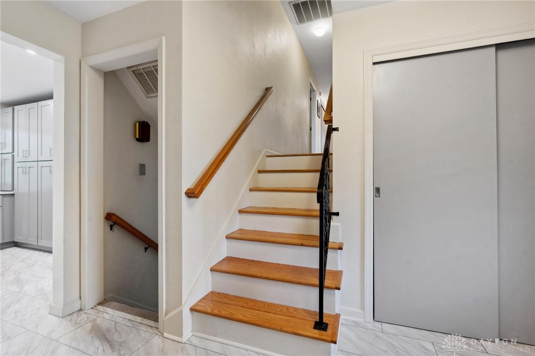 2788 Vickie Drive, Beavercreek, Ohio image 26