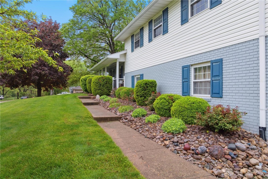 2788 Vickie Drive, Beavercreek, Ohio image 8