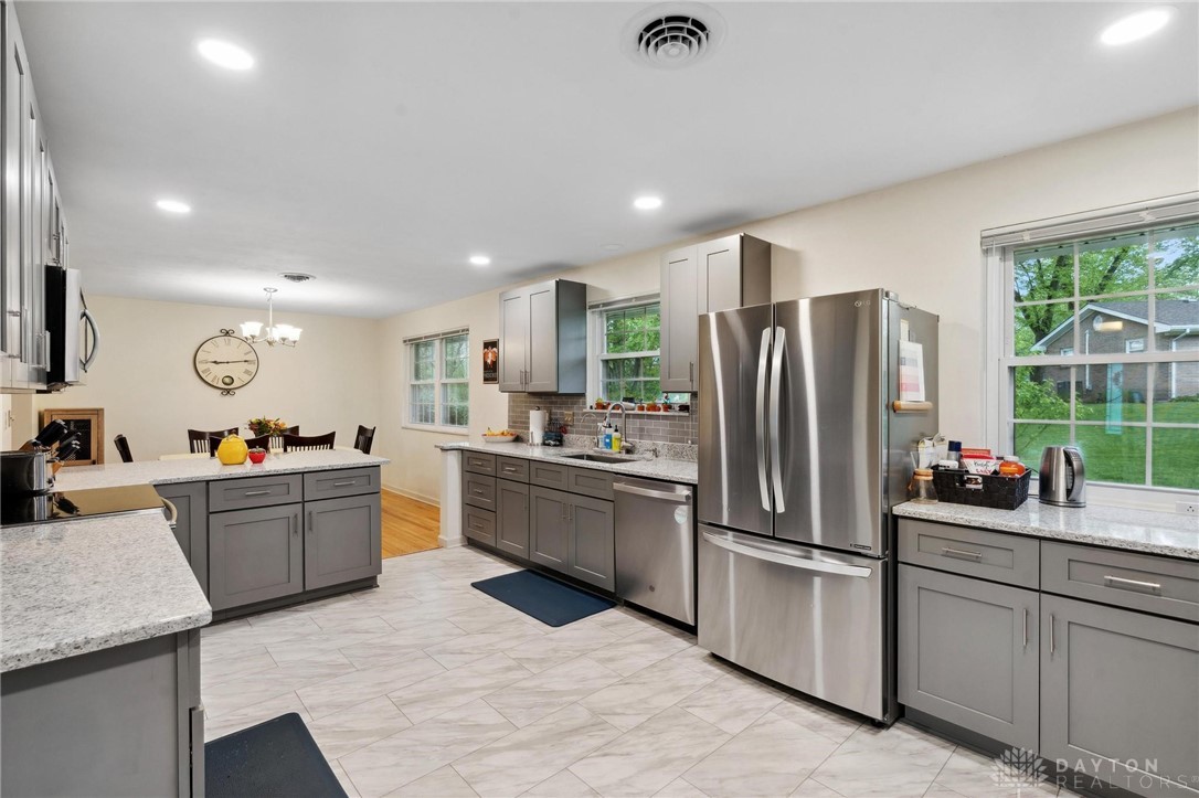 2788 Vickie Drive, Beavercreek, Ohio image 23