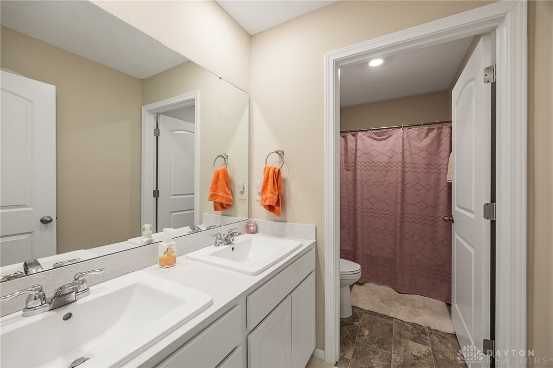 5029 Lakeview Drive, Morrow, Ohio image 28