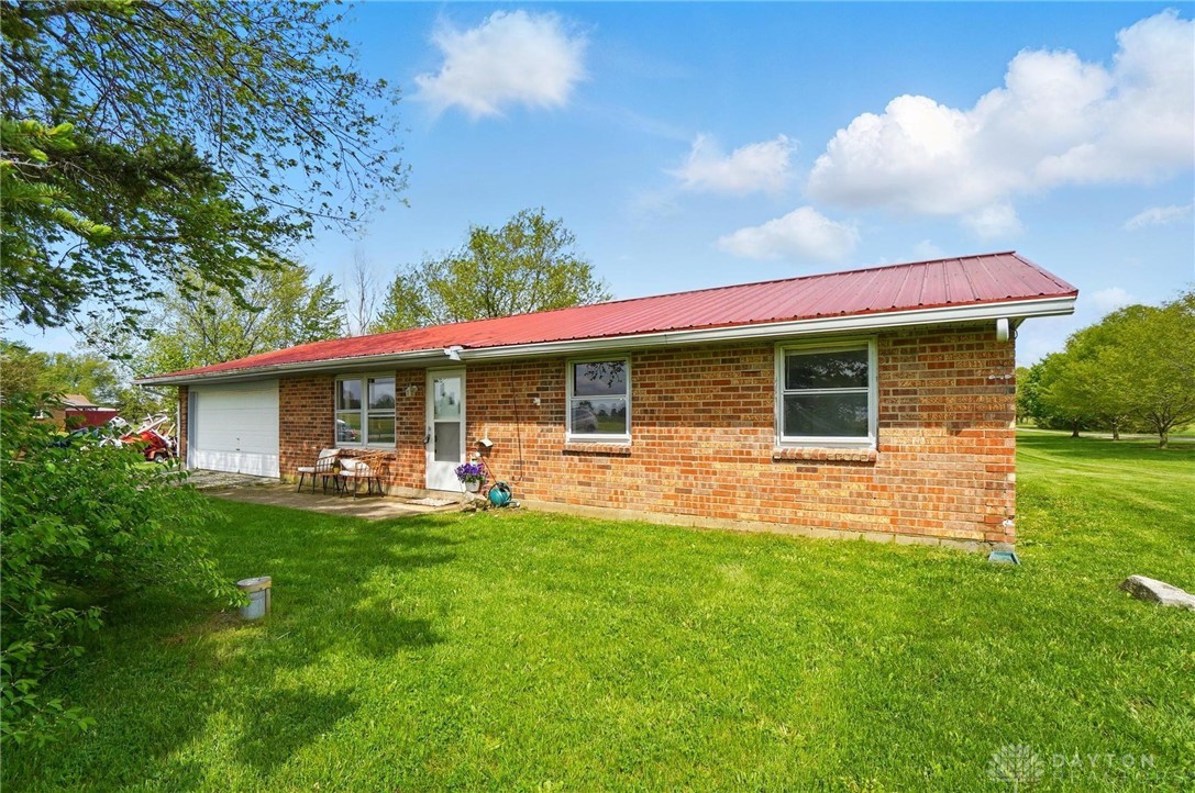 8572 Yohe Road, Lewisburg, Ohio image 3