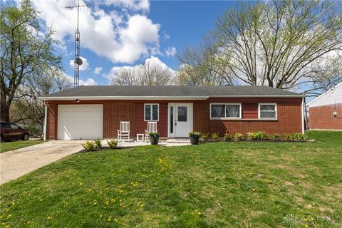 Photo of 312 Victoria Drive, Greenville, OH 45331 (MLS # 956254)