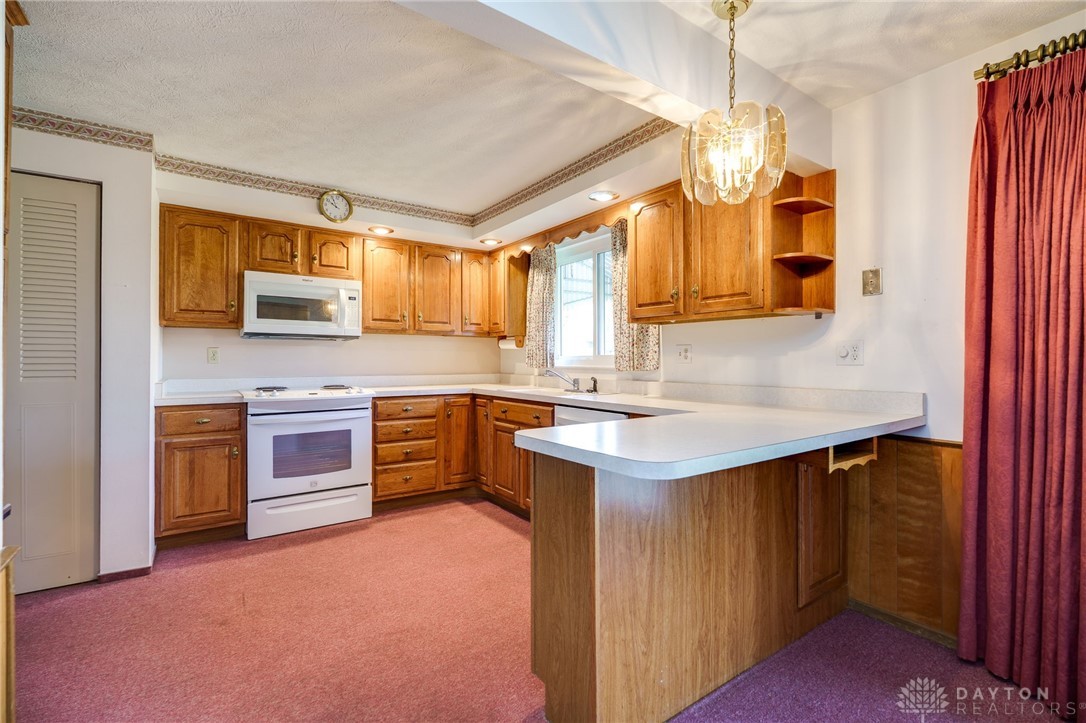 1668 Parkview Drive, Xenia, Ohio image 12
