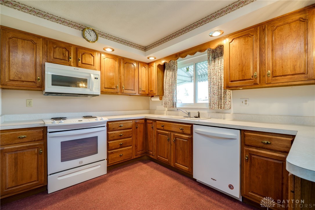 1668 Parkview Drive, Xenia, Ohio image 13