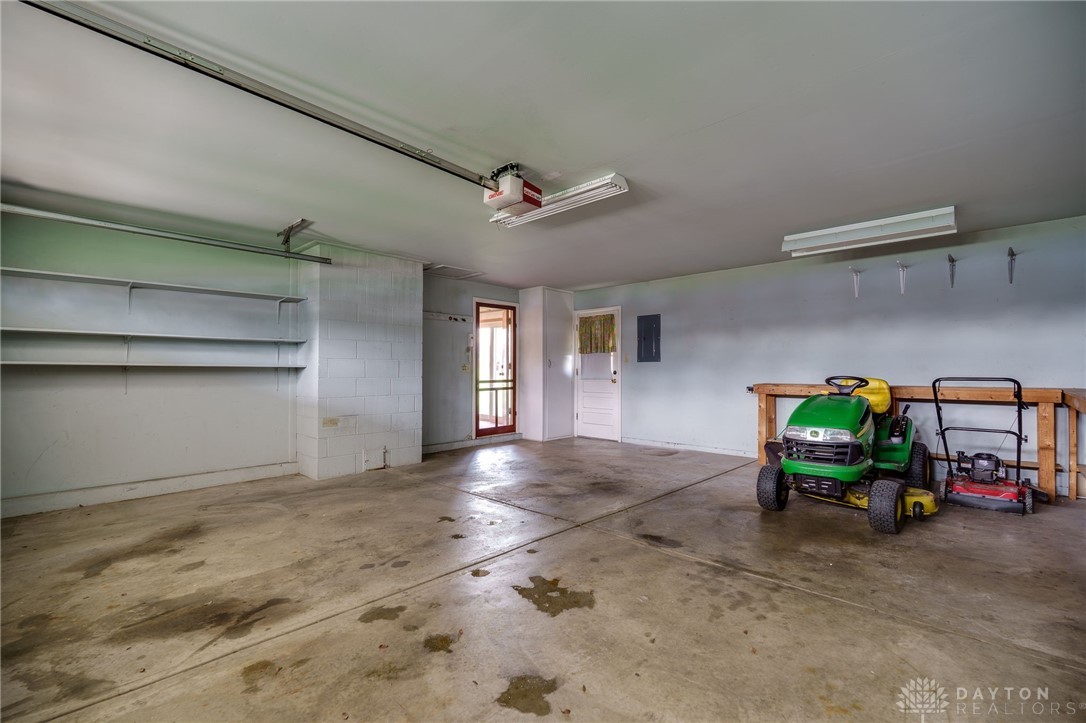 1668 Parkview Drive, Xenia, Ohio image 29