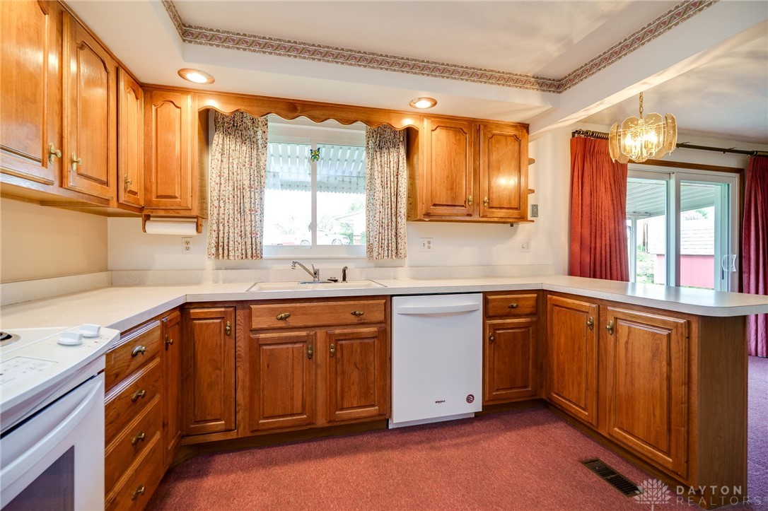 1668 Parkview Drive, Xenia, Ohio image 14