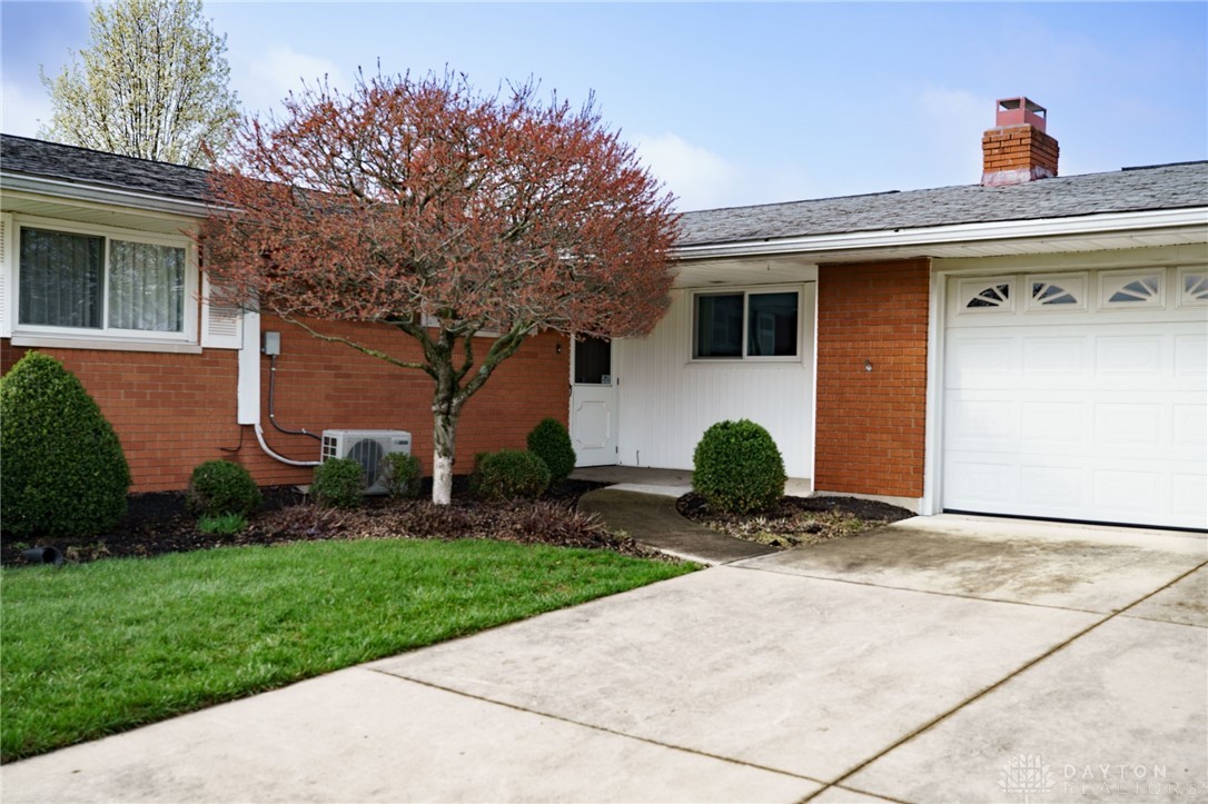 1668 Parkview Drive, Xenia, Ohio image 5