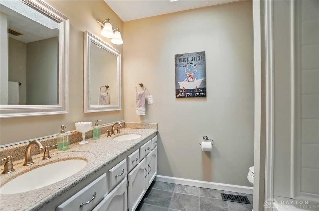 340 Tanglewood Drive, Springboro, Ohio image 46