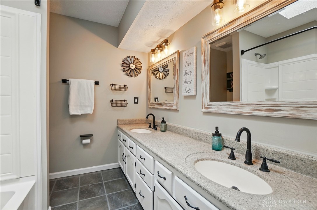 340 Tanglewood Drive, Springboro, Ohio image 36