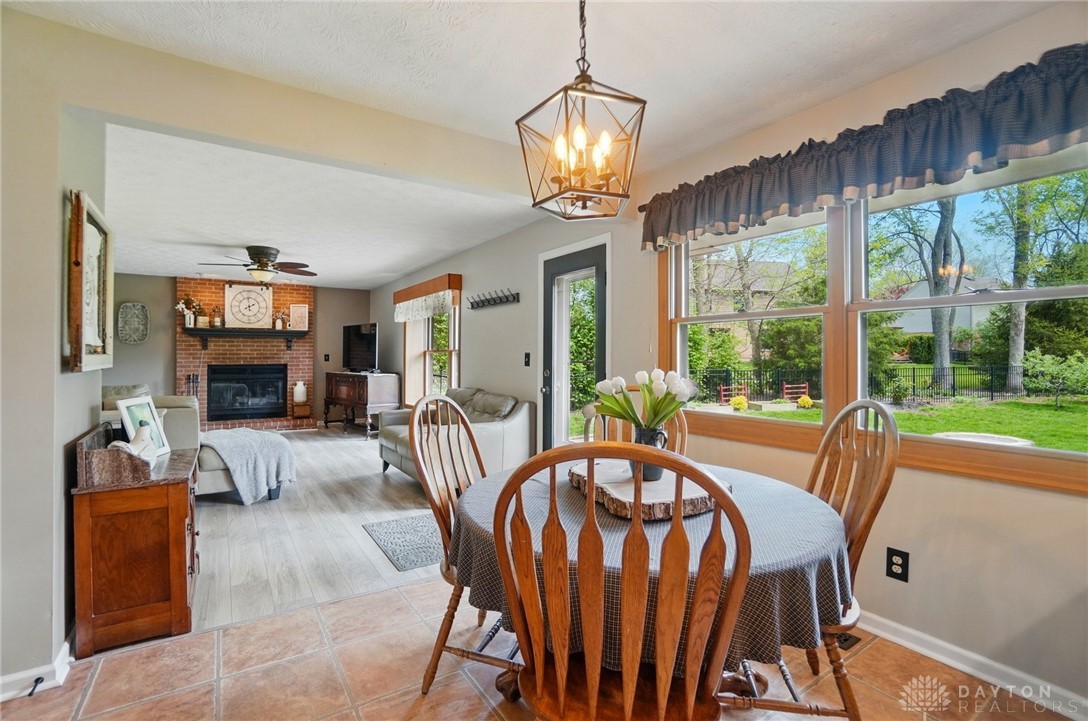 340 Tanglewood Drive, Springboro, Ohio image 23