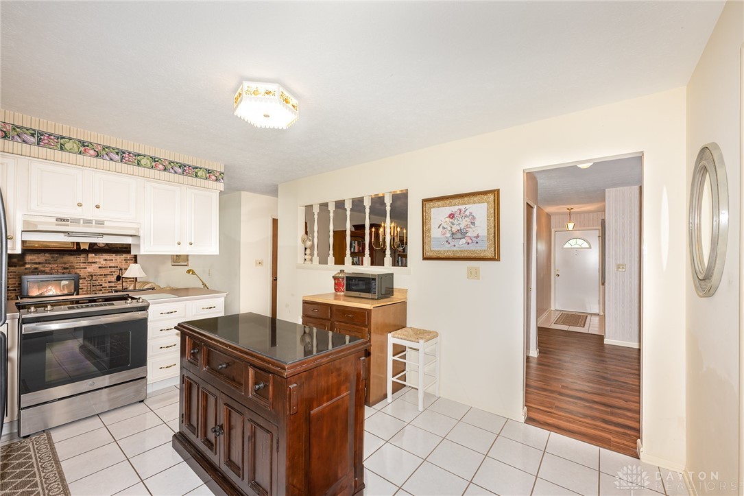 2409 King Richard Parkway, Miamisburg, Ohio image 12