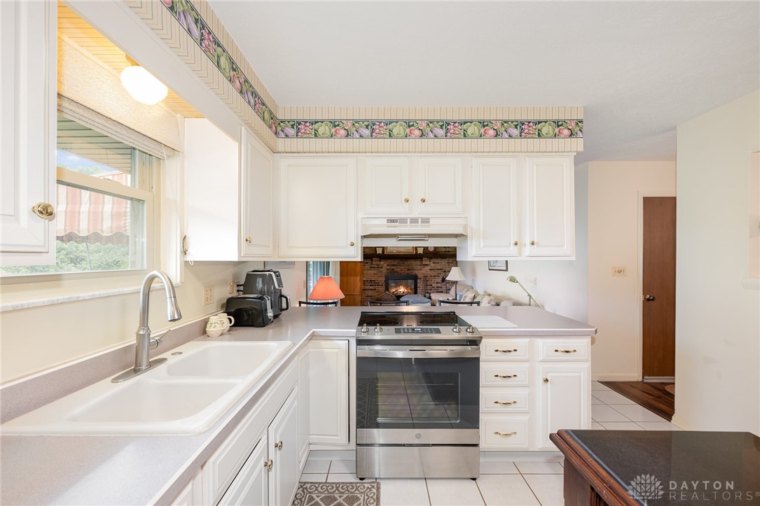 2409 King Richard Parkway, Miamisburg, Ohio image 14