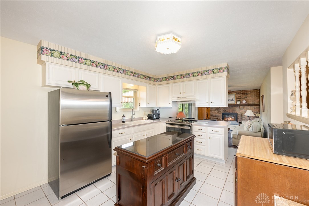 2409 King Richard Parkway, Miamisburg, Ohio image 13