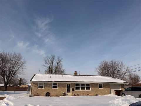 Photo of 322 Lang Court, Englewood, OH 45322 (MLS # 951958)