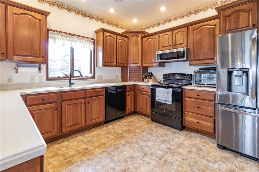 5669 Buckneck Road, Bradford, Ohio image 11