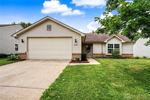 Homes For Sale - 1562 Farrington Drive<br/> Kettering, OH 45420