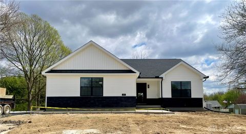 Photo of 522 Skodborg Drive, Eaton, OH 45320 (MLS # 956519)