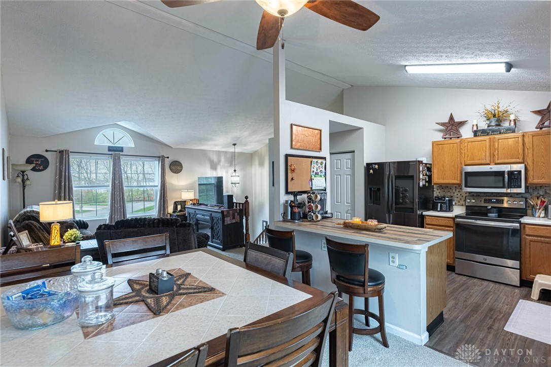 6300 Sterling Woods Drive, Clayton, Ohio image 6