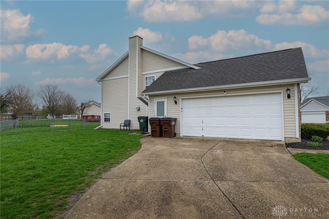 6300 Sterling Woods Drive, Clayton, Ohio image 39