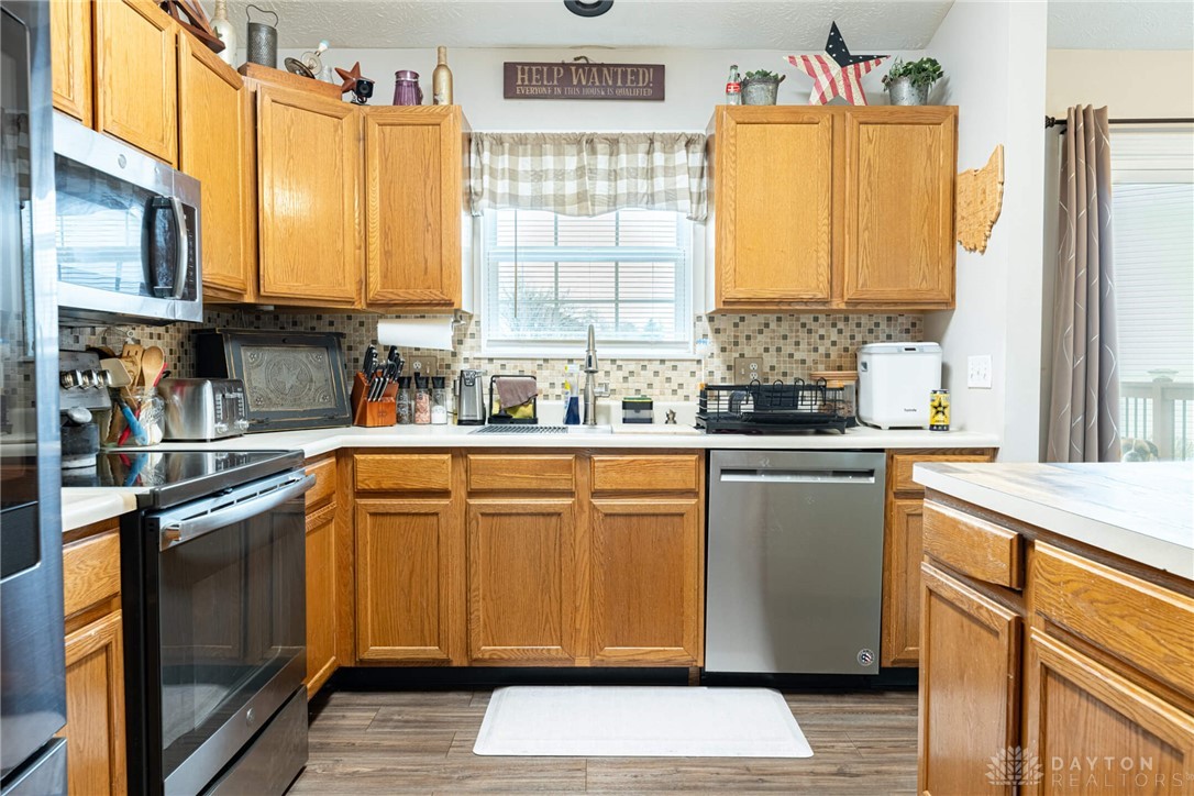 6300 Sterling Woods Drive, Clayton, Ohio image 11