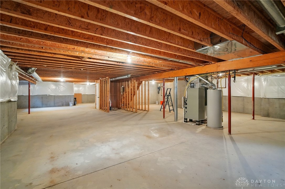 8002 Cahall Drive, Waynesville, Ohio image 31