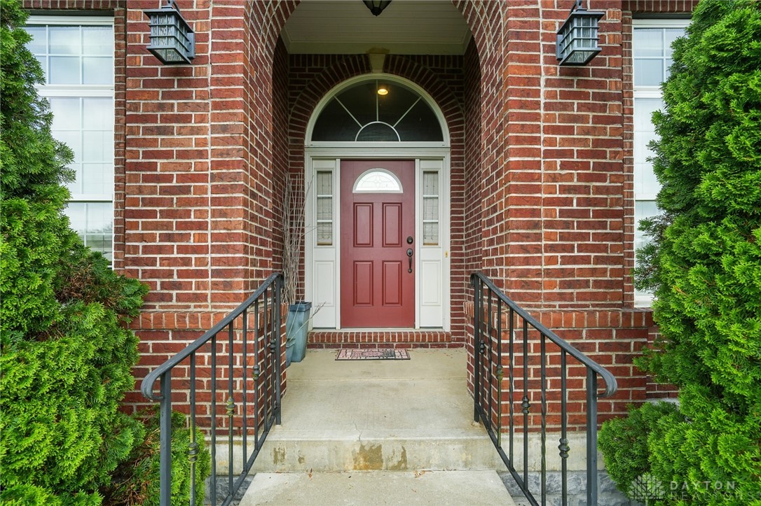 8002 Cahall Drive, Waynesville, Ohio image 3