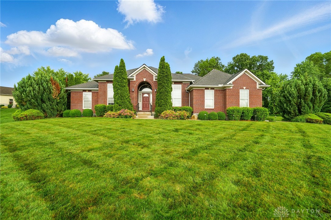 8002 Cahall Drive, Waynesville, Ohio image 2