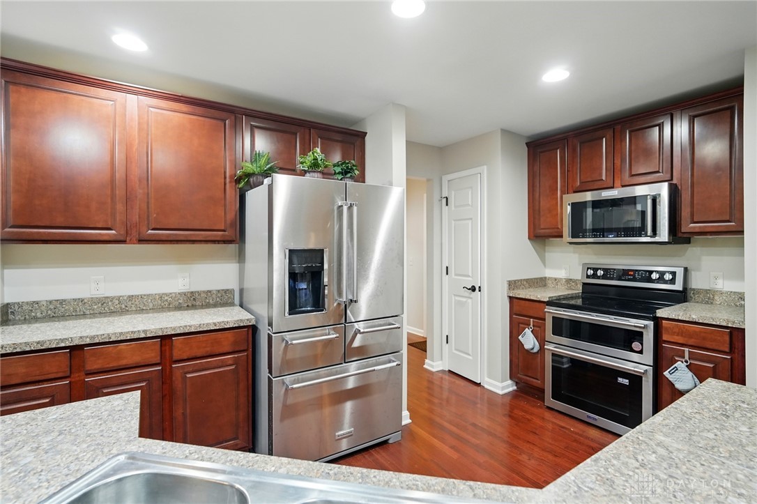8002 Cahall Drive, Waynesville, Ohio image 15